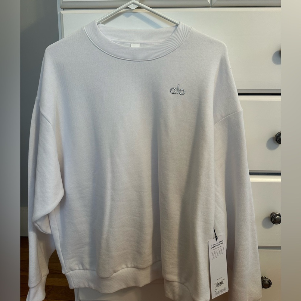 ALO Yoga White Accolade Crew Neck Pullover NWT